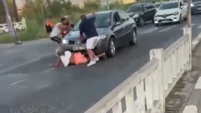 Akıllara durgunluk veren olay! Çarptığı kadının üzerinden geçip kaçmaya çalıştı