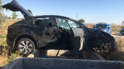 Aksaray’da feci kaza! Düğünden dönen aile TIR’a çarptı! 6 yaralı