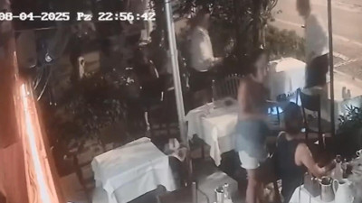 Eğlence mekanında dehşet! Kedi yüzünden silahlar konuştu