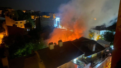 Tavşanlı’da kuaför dükkanında yangın