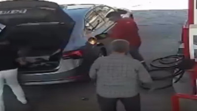 Faciadan dönüldü! Pompacının çakmak oyunu yangın çıkardı