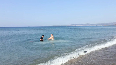 Damat denize atıldı! Kötülükler geride kaldı