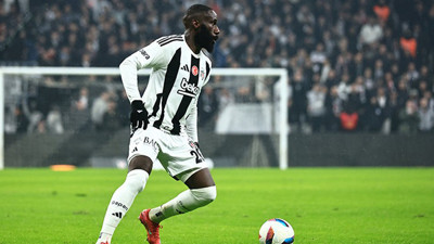 Beşiktaş'tan ayrıldı, yeni takımına resmen imza attı