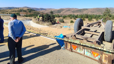 Sivas’ta feci kaza! Buğday yüklü traktör devrildi: İki kardeşten acı haber
