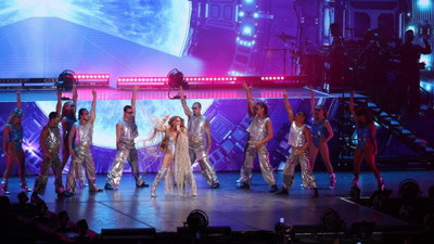 Jennifer Lopez, İstanbul'dan sonra Taşkent'i de salladı