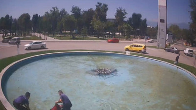 Bursa'da havuzda ölüm kalım anları! İmdadına polis yetişti