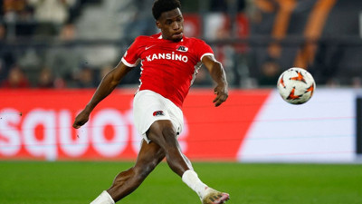 3 büyükler istiyordu, Bundesliga devine imza attı!