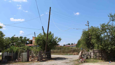 Elektrik direği yüzünden mahalle diken üstünde!