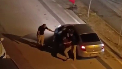 Trafik magandası, sürücüyü tekme tokat dövdü!