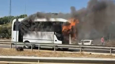 Seyir halindeki midibüs küle döndü!