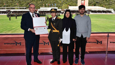 Şehit Ömer Halisdemir’in kızı teğmen oldu