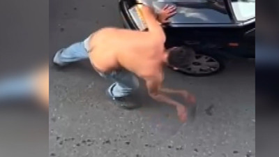 Satırlı saldırgan Üsküdar’da araçları hedef aldı