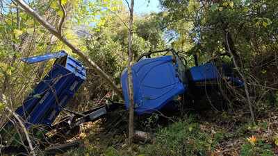 Traktör uçuruma yuvarlandı! 2’si çocuk 5 kişi yaralandı: Bölgeye ambulanslar gönderildi