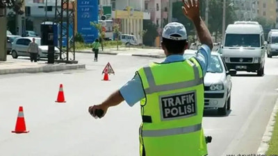Trafiği tehlikeye düşüren sürücüler polisten kaçamadı! 51 bin 538 lira ceza kesildi