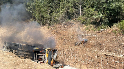 Şantiyede dehşet anları! Vinç devrildi, alevler yükseldi