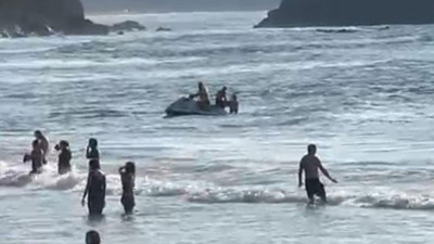 Denize giren vatandaş boğulmaktan son anda kurtarıldı