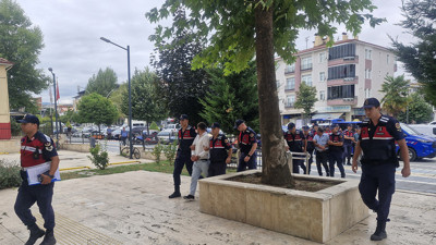 Jandarma düğün magandalarını gözaltına aldı