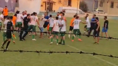 Köyler arası turnuvada yumruklar havada uçtu!