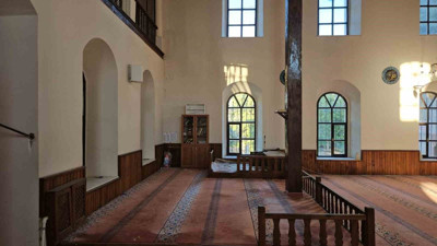 Sındırgı’da deprem tarihi camiyi vurdu!