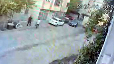 İstanbul'da kamyona yol verirken kaza yaptı, hızla kaçtı!