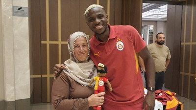 Bir kez daha buluştular! Neslihan teyze Osimhen'den öyle bir şey istedi ki...