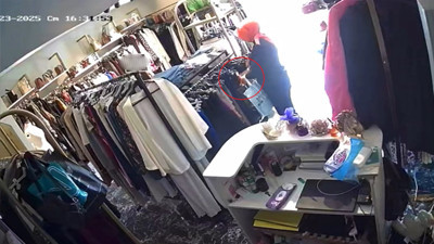 İnegöl’de hırsızlık skandalı! Gömlek çalan kadın aranıyor