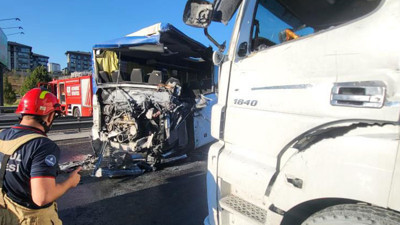 TEM Otoyolu'nda kaza! Tüm şeritler trafiğe kapatıldı