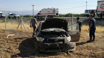 Aile yolculuğu kazayla son buldu! Emniyet Müdür Yardımcısının aracı takla attı
