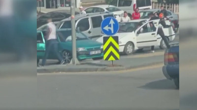 Altındağ’da trafikte kılıçlı ve bıçaklı saldırı! Bakan Yerlikaya’dan sert mesaj