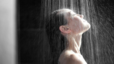 Uzman isim uyardı! Soğuk duş kalp hastaları için riskli olabilir