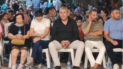 CHP'den AKP'ye geçmişlerdi. Vatandaş yüzlerine tükürdü