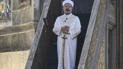 Eski Bakan, Atatürk’ü unutan Diyanet'i ve Başkan Ali Erbaş'ı yerden yere vurdu!