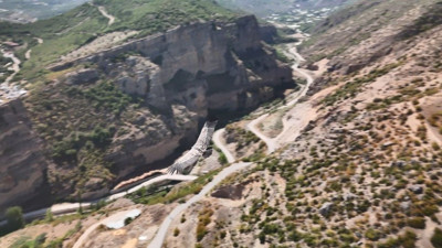 Dron kamerasına akbaba takıldı