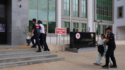 Kiracısını öldüren öğretmen ağladı