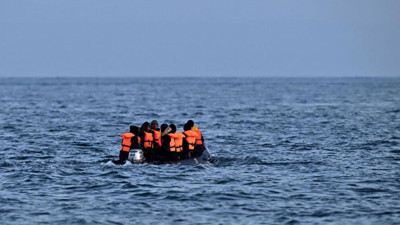 Göçmen botu sürüklendi, 48 kişi kurtarıldı