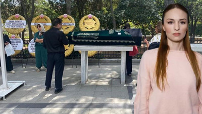 Nilperi Şahinkaya'dan annesine son görev: Ünlü isimler akın etti