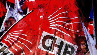 AKP’nin kalemşörü hedefe CHP’nin ünlü ismini koydu! Yaylım ateşine tuttu…