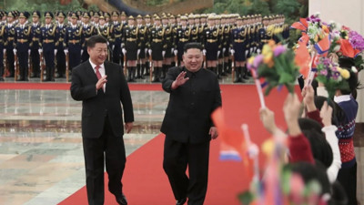 Xi ve Kim, Pekin’de bir araya geldi