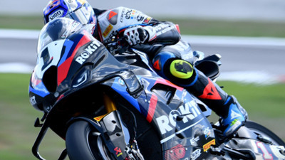 Toprak Razgatlıoğlu Fransa'da İstiklal Marşı'nı dinletti