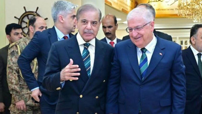 Milli Savunma Bakanı Pakistan Başbakanı ile görüştü