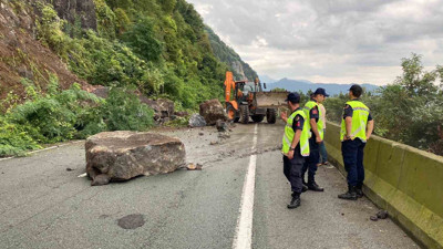 Karadeniz Sahil Yolu’nda heyelan alarmı