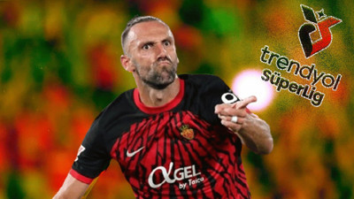 Transferi resmen duyurdular! Süper Lig'de büyük sürpriz: Vedat Muriqi ezeli rakibe imza atıyor