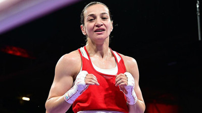 Buse Naz Çakıroğlu Dünya Şampiyonası'nda yarı finale yükseldi