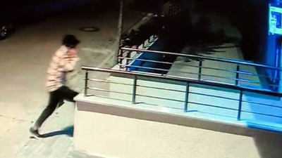 Avcılar’da çifte hırsızlık! Saniyeler içinde söküp aldı