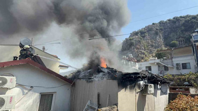 Fethiye’de alevler evi sardı! Küle döndü