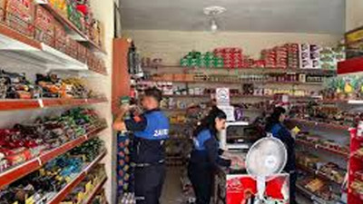 Zabıtadan şok denetim! Ürünlerin son kullanma tarihi geçmiş