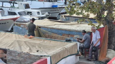 Balıkçılar tam yol sahile döndü