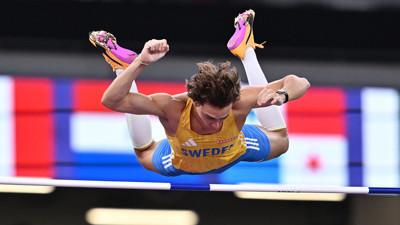 Duplantis 14. kez dünya rekoru kırdı!