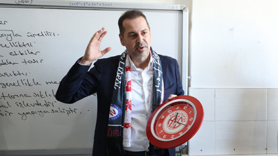 Antalyaspor Başkanı: İki futbolcu haindi!