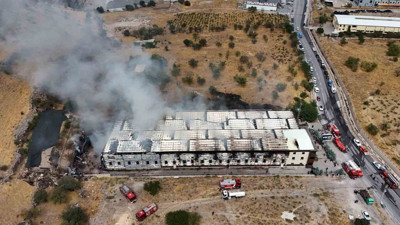 Taşındılar ama alevler peşlerini bırakmadı! Kayseri’deki mobilya fabrikasının yangın savaşı